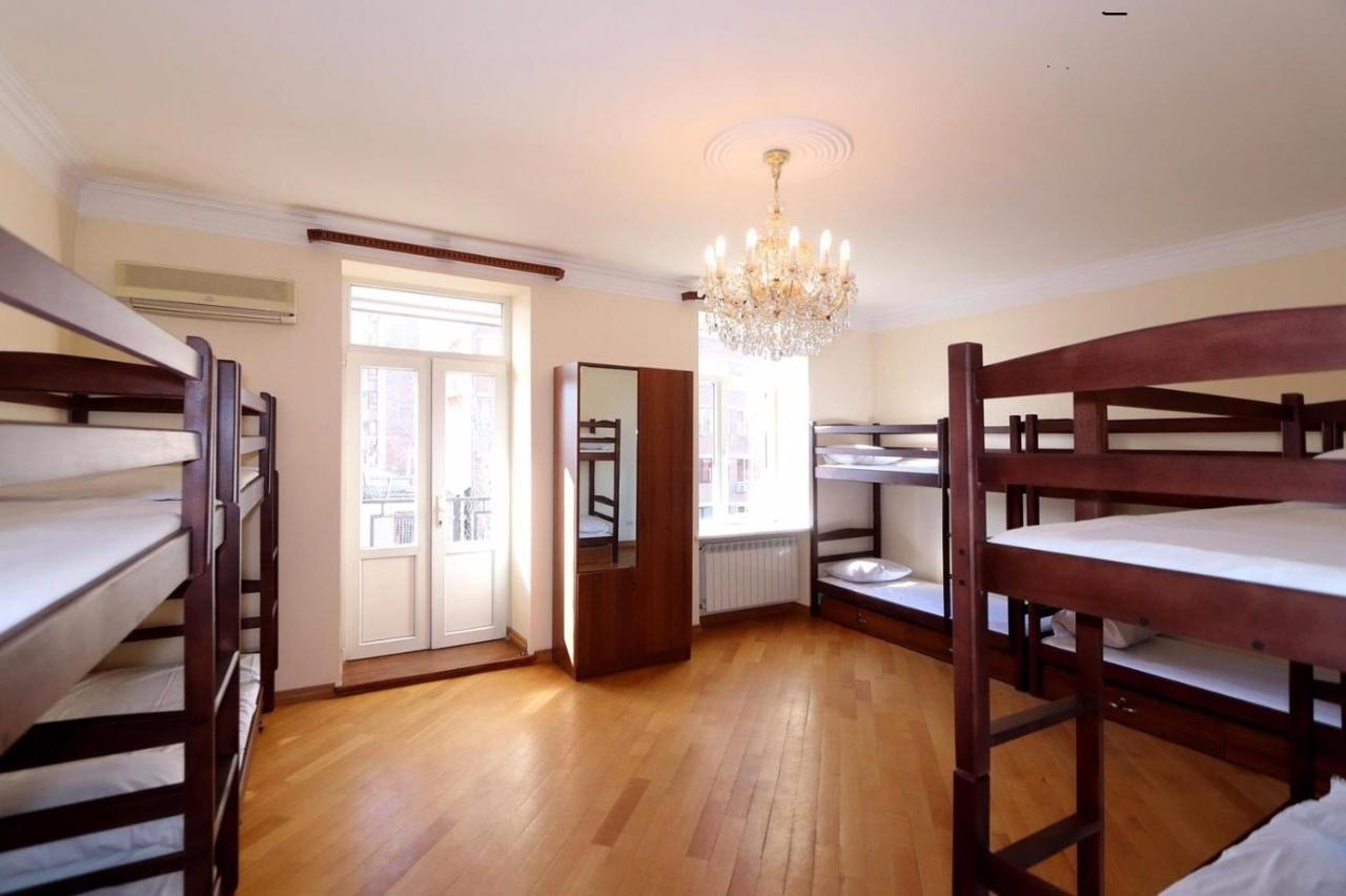 Tumanyan Hostel And Tours Yerevan Bilik gambar